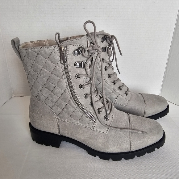White Mountain Dashing Lace-Up Combat Boots Light Gray Quilted Side Zip Size 9.5 - Picture 2 of 8